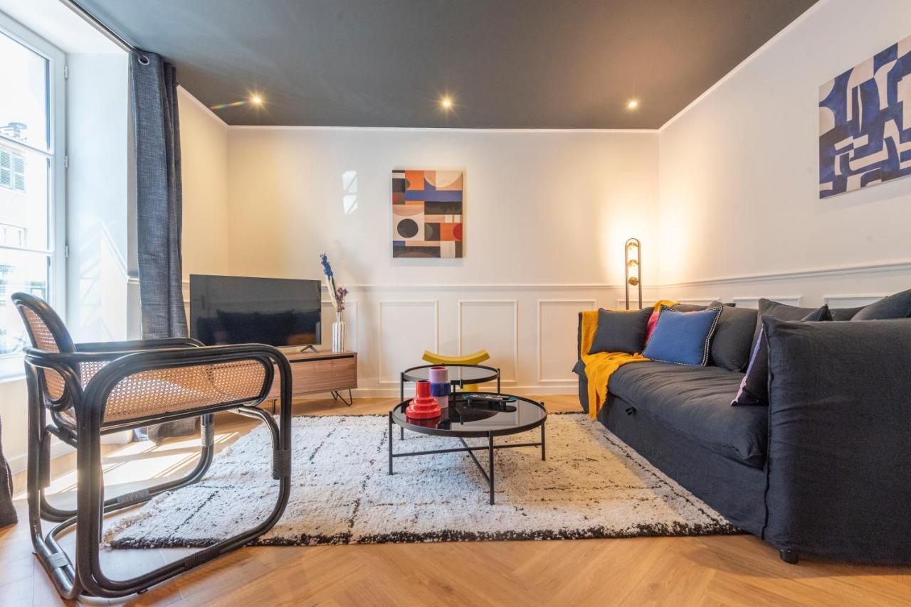 Le Cosy Chic . Proche Gare . Centre-Ville Macon . Neuf . Climatisation . Design . Wifi . Extérieur photo